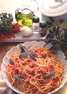 Spaghetti met bacon en salie