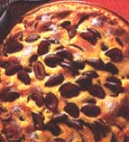 Een clafoutis met pruimen
