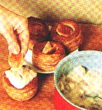 Bladerdeeggebakjes